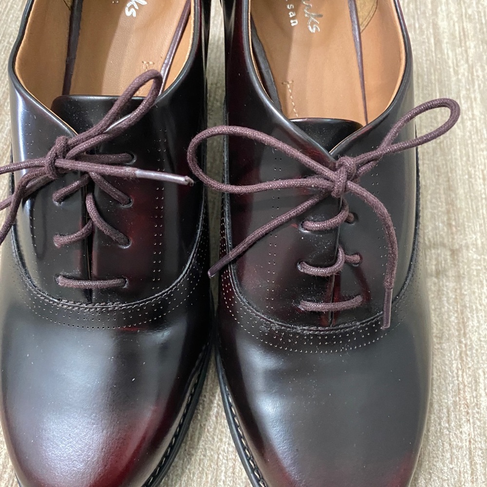 Clarks 8 1/2 shoes 3 inch heel